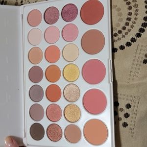 BH Cosmetics Nouveau Neutrals 26 Color Shadow & Blush Palette